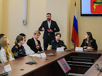 В администрации Твери организовали День самоуправления для школьников